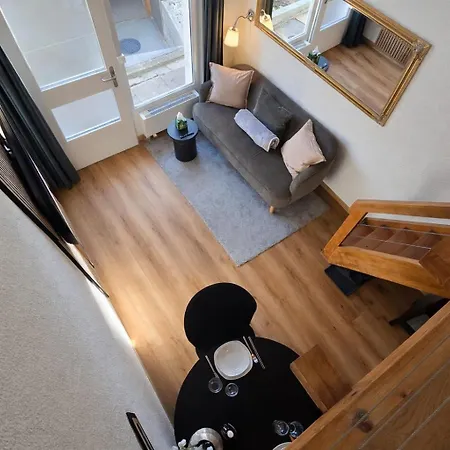 The Noble I I Castle Hill I * Тун