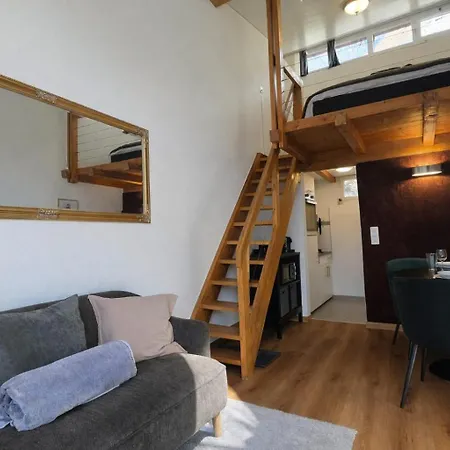 The Noble I I Castle Hill I *