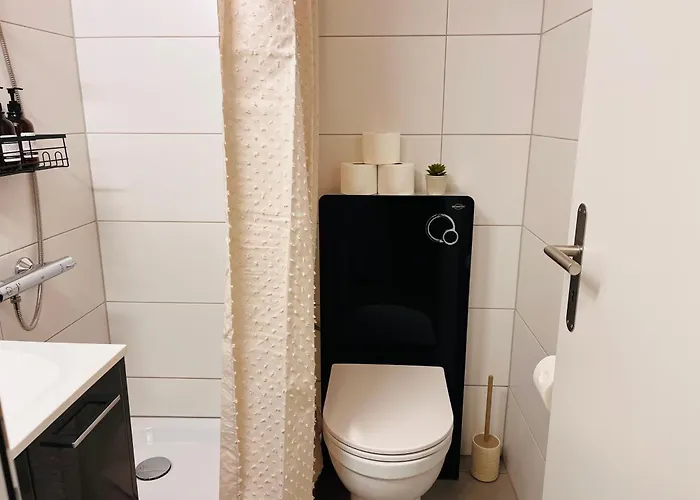 The Noble I I Castle Hill I דירה תון