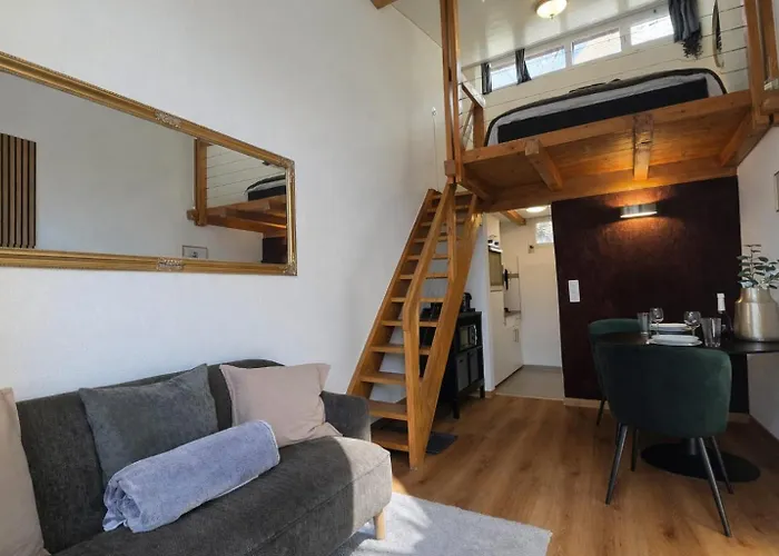 The Noble I I Castle Hill I *